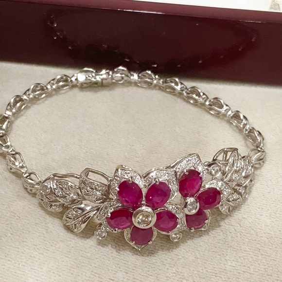 18k White Solid Gold Ruby/ Diamond Bracelet estimated evaluated over 13k - Picture 4 of 10